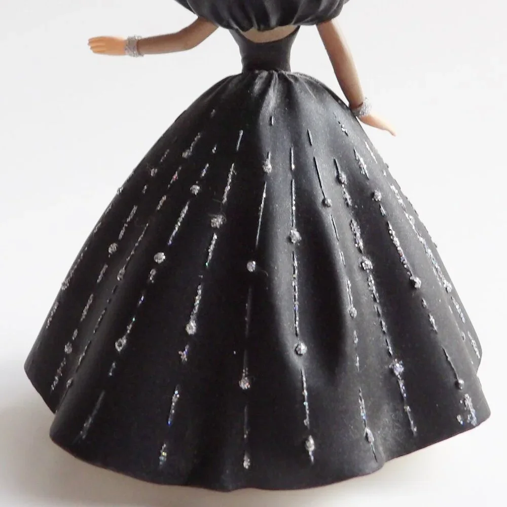 Hallmark Keepsake HOLIDAY BARBIE Collectors Ornament Vintage 1998 NEW